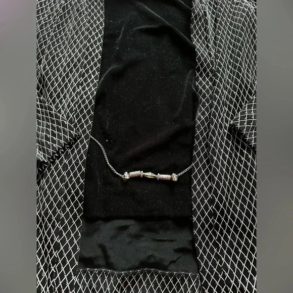 R and m Richard’s size 6p glittery blouse - Picture 2 of 5